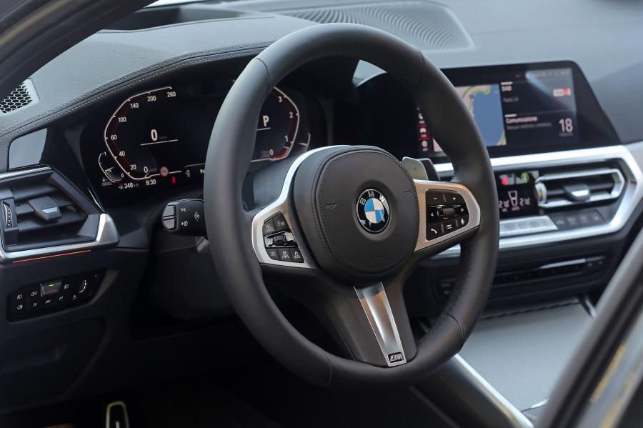 Панель приборов BMW 320d M Sport (G20) 2019 года  (WW) (фото 10 из 40)